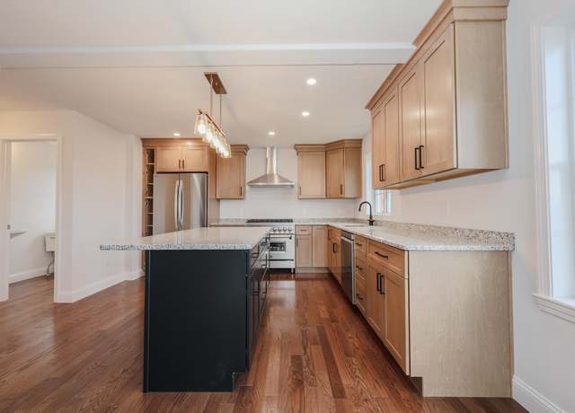 Property at 1 Tallarico St #2, Litchfield, NH 03052, 3 beds, 2.5 baths