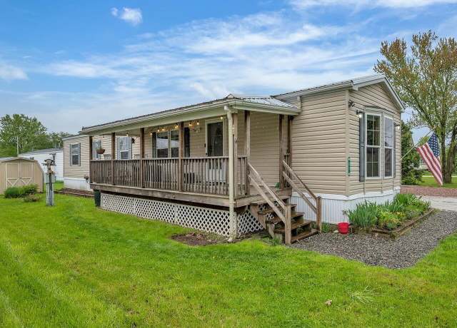 Property at 21 Middle Rd, Swanton, VT 05488, 2 beds, 1 bath