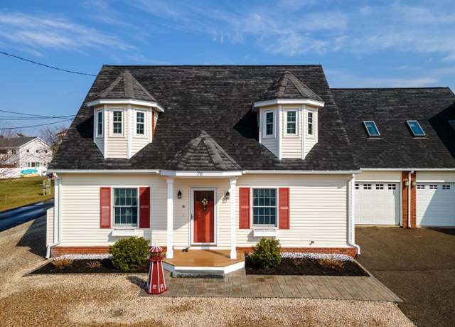 Property at 70 Glade Path, Hampton, NH 03842, 3 beds, 2 baths