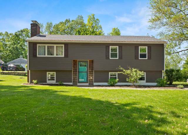 Property at 4 Crestview Ter, Stratham, NH 03885, 3 beds, 2 baths