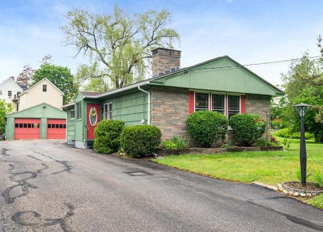 Property at 10 Redington Rd, Concord, NH 03301, 2 beds, 2.5 baths