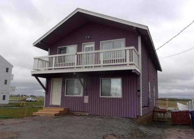 Property at 597 Ocean Blvd, Hampton, NH 03842, 2 beds, 1 bath
