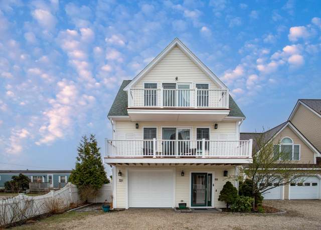 Property at 46A River St Unit A, Seabrook, NH 03874, 3 beds, 2.5 baths