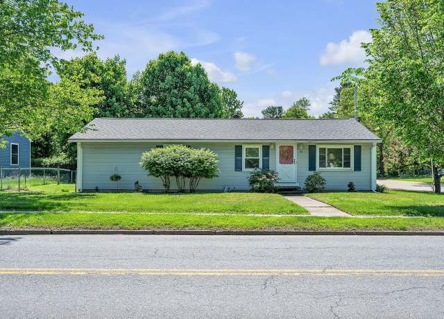 Property at 32 S Summit St, Essex Junction, VT 05452, 3 beds, 2 baths
