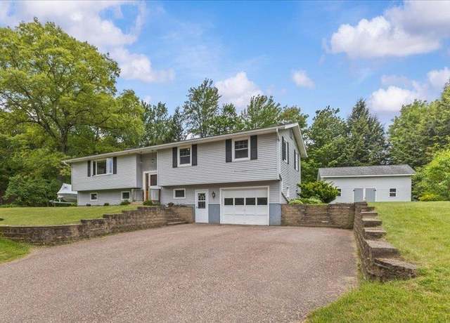 Property at 125 Canyon Estates Dr, Colchester, VT 05446, 3 beds, 1.5 baths