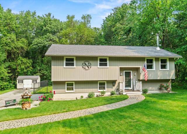 Property at 16 Hazelwood Dr, Hudson, NH 03051, 3 beds, 1.5 baths