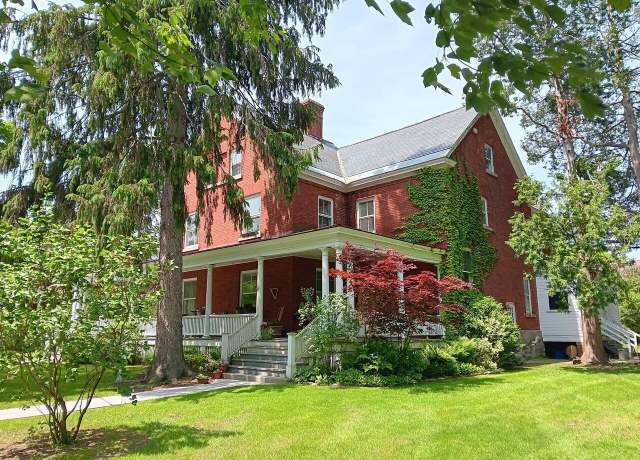 Property at 406 Dalton Dr Unit D, Colchester, VT 05446, 2 beds, 1 bath