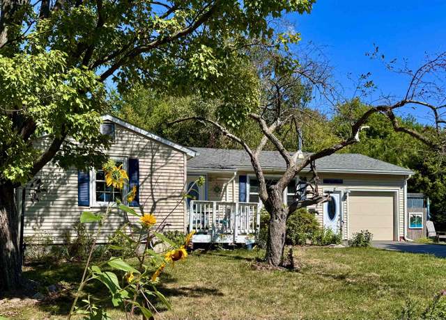Property at 112 S Crest Dr, Burlington, VT 05401, 2 beds, 2 baths
