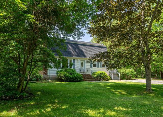 Property at 100 Old Auburn Rd, Derry, NH 03038, 3 beds, 2 baths