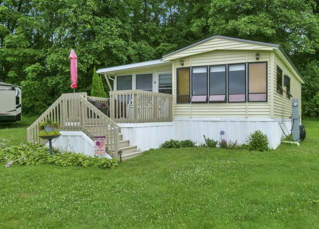 Property at 14 Perch Cir, South Hero, VT 05486, 1 bed, 1 bath