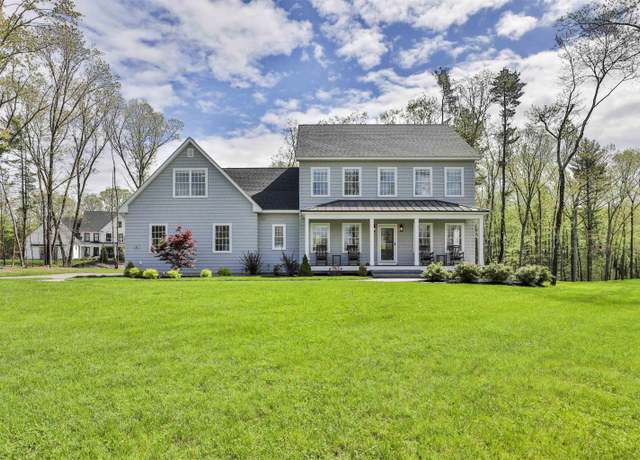 Property at 8 Hobart Ln, Hollis, NH 03049, 4 beds, 2.5 baths
