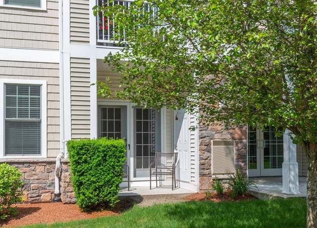 Property at 10 Braemoor Woods Rd #106, Salem, NH 03079, 1 bed, 1.5 baths