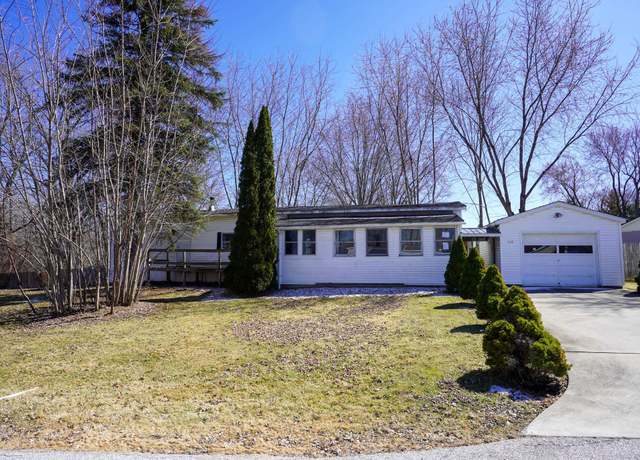 Property at 140 Huntley Ave, St. Albans Town, VT 05478, 2 beds, 1 bath