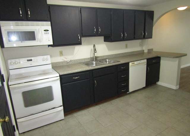 Property at 35 Hoyt St #2, St. Albans City, VT 05478, 2 beds, 1 bath