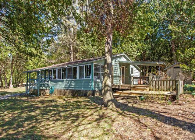Property at 585 Cedarvale Ln, North Hero, VT 05474, 2 beds, 1 bath