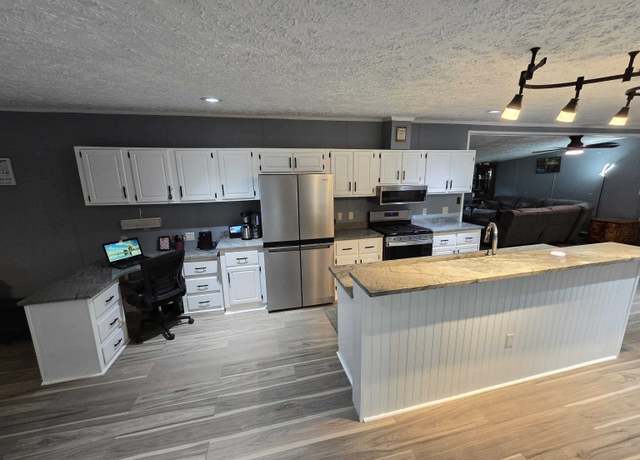 Property at 21-3 Georges Ln, Fremont, NH 03044, 3 beds, 2.5 baths