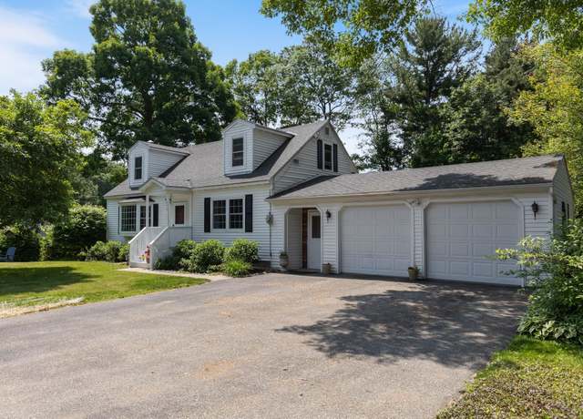 Property at 136 Red Oak Dr, Colchester, VT 05446, 3 beds, 2.5 baths