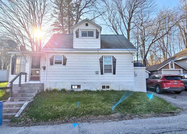 Property at 7 Pinette St, Northumberland, NH 03582, 2 beds, 2 baths