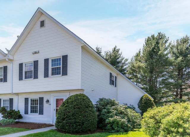 Property at 120 Southview Ln, Williston, VT 05495, 2 beds, 1.5 baths