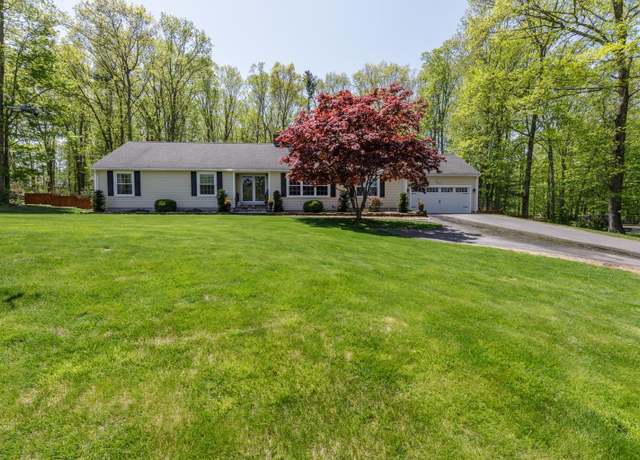 Property at 8 Teague Dr, Salem, NH 03079, 3 beds, 2.5 baths