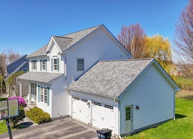 Property at 311 Brennan Woods Dr, Williston, VT 05495, 3 beds, 2.5 baths