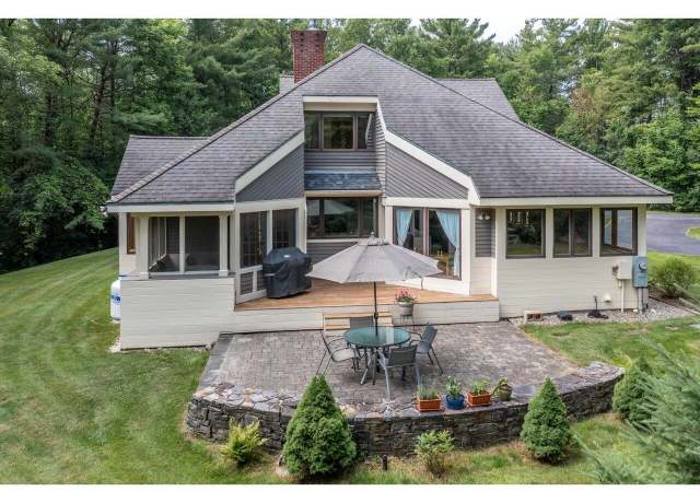 Property at 702 Beaver Creek Rd, Shelburne, VT 05482, 5 beds, 3 baths