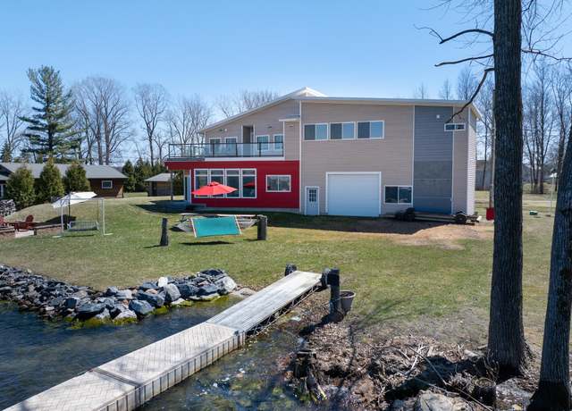 Property at 99 Wallys Point Rd, South Hero, VT 05486, 4 beds, 3 baths