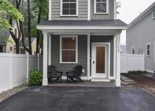 Property at 12 Auburn St, Dover, NH 03820, 2 beds, 1.5 baths