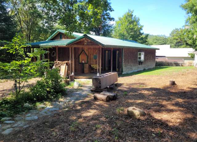 Property at 50 Cressey St, Henniker, NH 03242, 2 beds, 1.5 baths