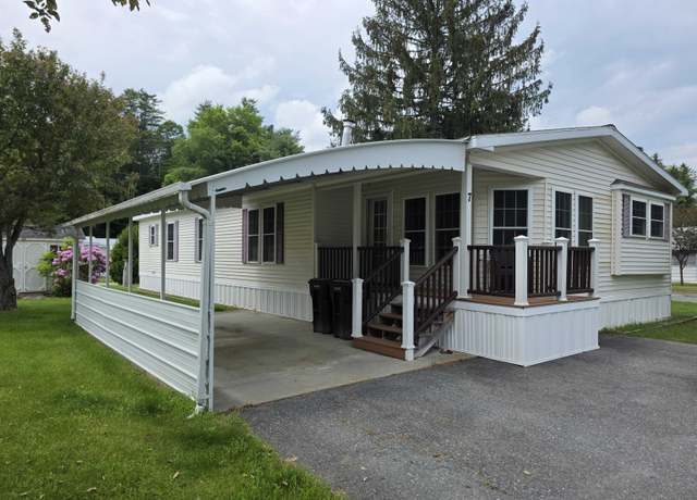 Property at 7 Stardust Cir, Weathersfield, VT 05030, 3 beds, 2 baths