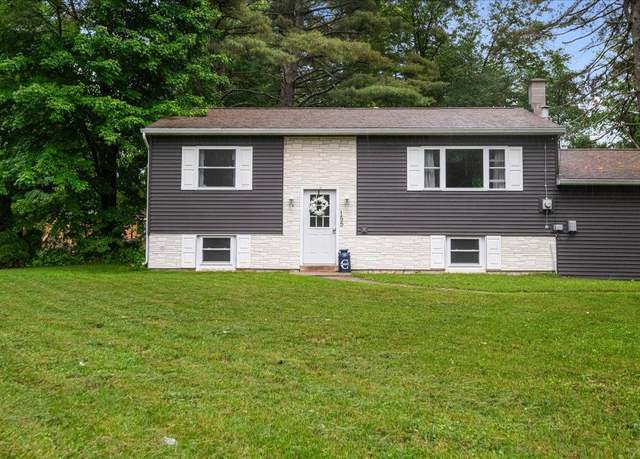 Property at 155 Woodcrest Cir, Milton, VT 05468, 2 beds, 1 bath