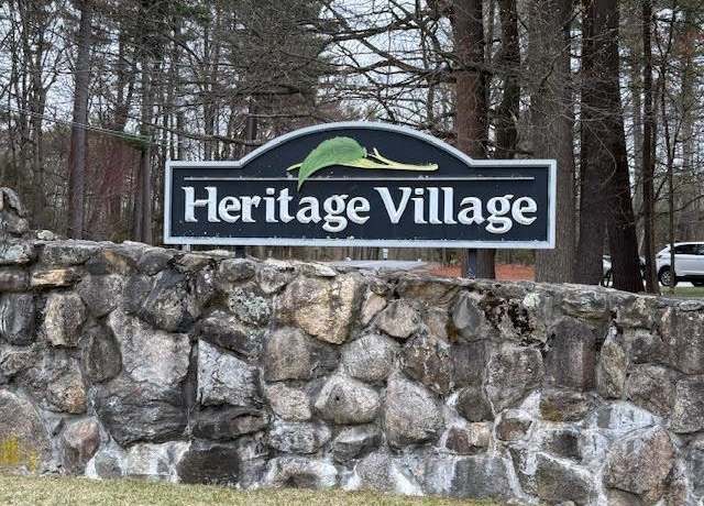 Property at 4 Heritage Village Dr #313, Nashua, NH 03062, 2 beds, 1 bath