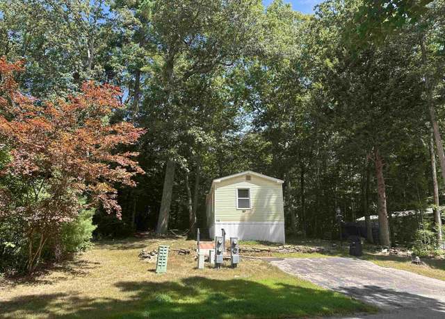 Property at 118 Emerald Dr, Barrington, NH 03825, 2 beds, 1.5 baths