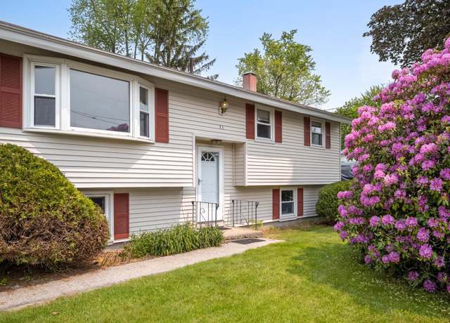 Property at 31 Pelham St, Nashua, NH 03060, 3 beds, 1 bath