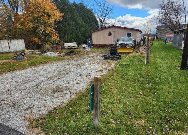 Property at 71 Sowles St, Alburgh, VT 05440, 3 beds, 1 bath