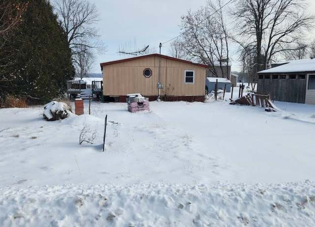 Property at 71 Sowles St, Alburgh, VT 05440, 3 beds, 1 bath