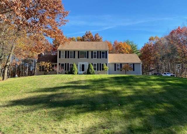 Property at 27 Evelyn St, Hooksett, NH 03106, 3 beds, 2.5 baths