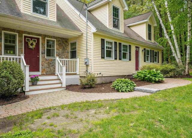Property at 185 Whitford St, Manchester, NH 03104, 4 beds, 2.5 baths