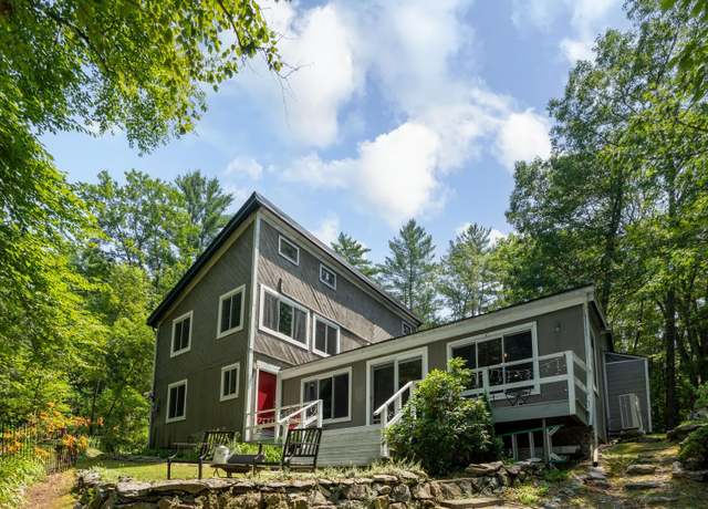 Property at 33 New Hampshire Dr, Webster, NH 03303, 3 beds, 2 baths