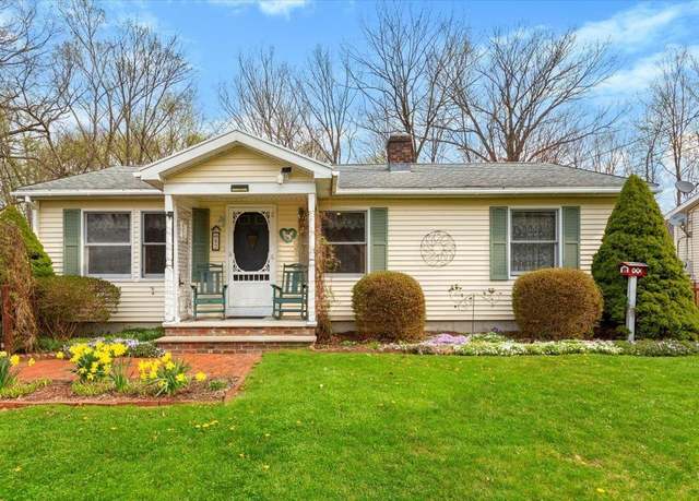 Property at 82 Oakes St, Bennington, VT 05201, 2 beds, 1 bath