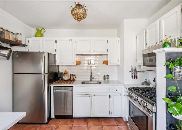 Property at 72 Lakeview Ter Unit D, Burlington, VT 05401, 2 beds, 1 bath