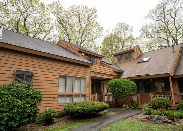Property at 4 Clement Ct #4, Haverhill, MA 01832, 2 beds, 1.5 baths