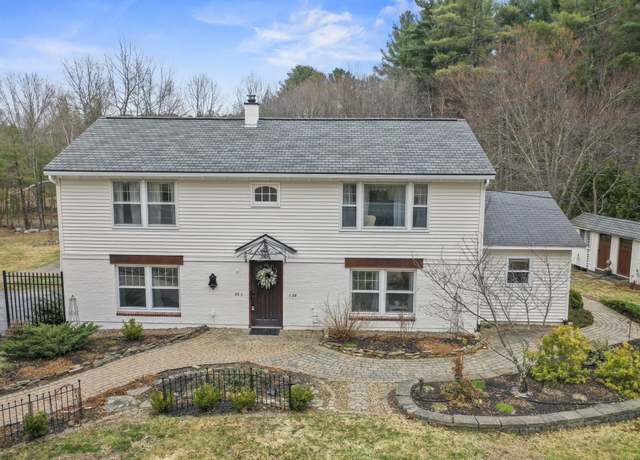 Property at 26-28 South Rd, Londonderry, NH 03053, 4 beds, 2 baths