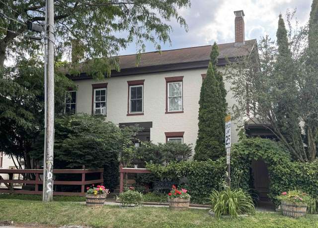 Property at 89B N Champlain St, Burlington, VT 05403, 2 beds, 1.5 baths