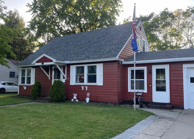Property at 14 Brierwood Ln, Burlington, VT 05408, 3 beds, 1.5 baths