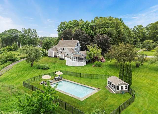 Property at 261 Main Ave, South Hampton, NH 03827, 5 beds, 2.5 baths