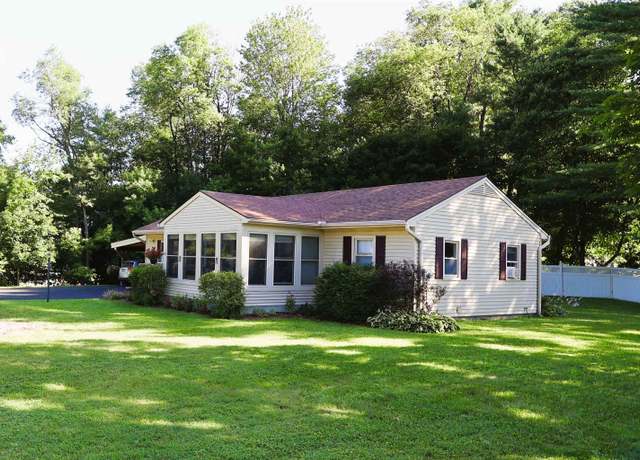 Property at 474 Colonial Dr, Hartford, VT 05001, 3 beds, 2 baths