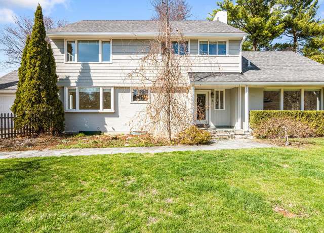 Property at 4 Mount View Ct, Burlington, VT 05401, 4 beds, 3 baths