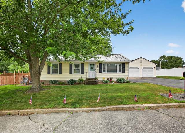 Property at 83 Thomas St, Manchester, NH 03103, 3 beds, 1.5 baths