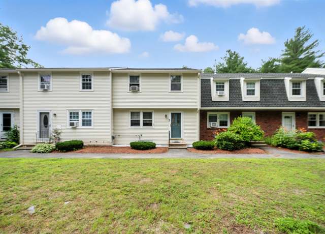 Property at 41 Olde Country Village Rd #41, Londonderry, NH 03053, 2 beds, 1.5 baths